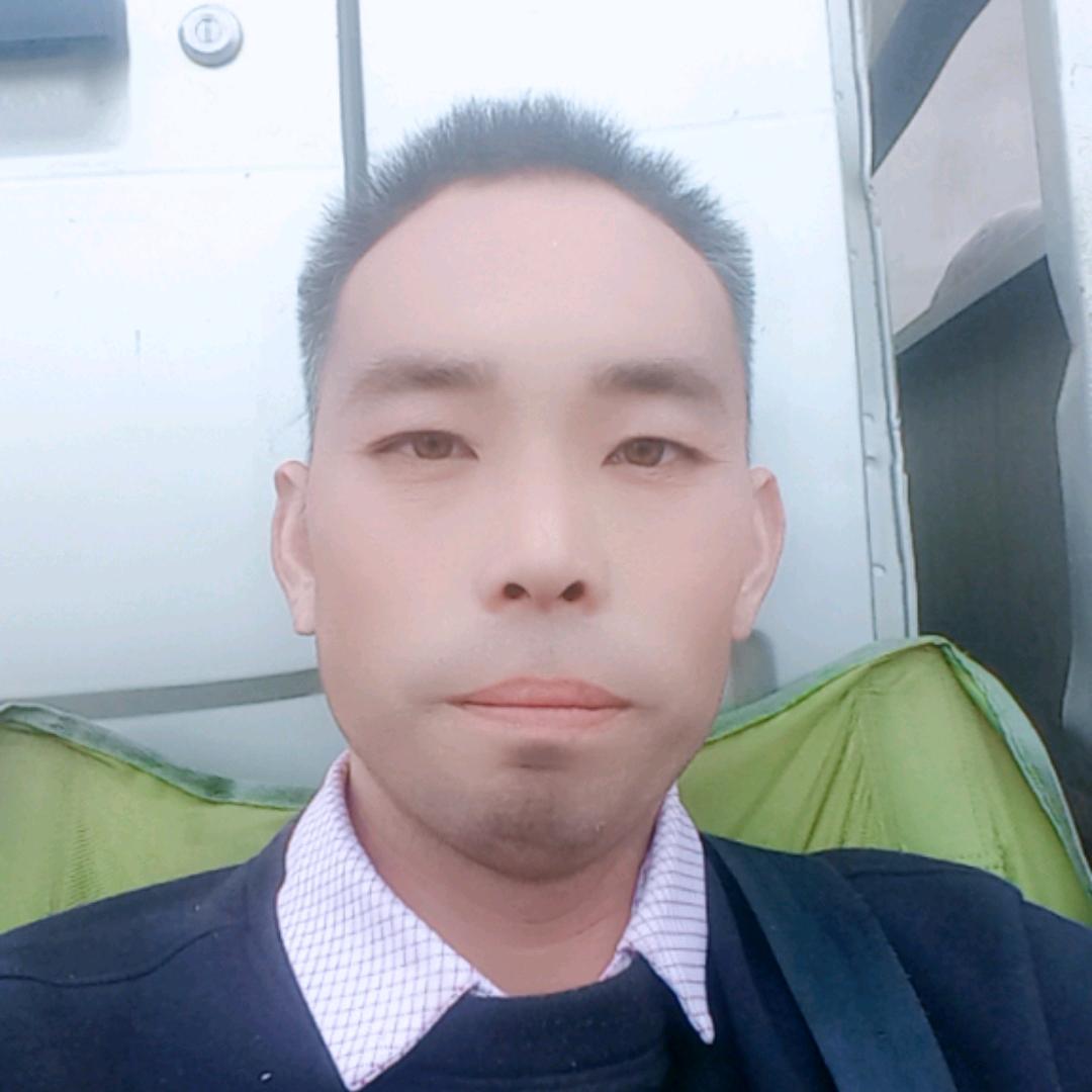 孤单一人在老家