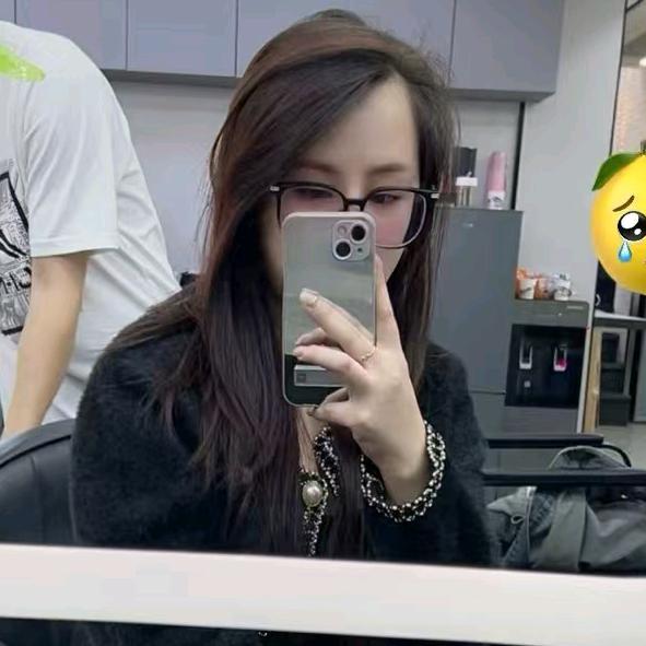 站在冰箱上的小仙女