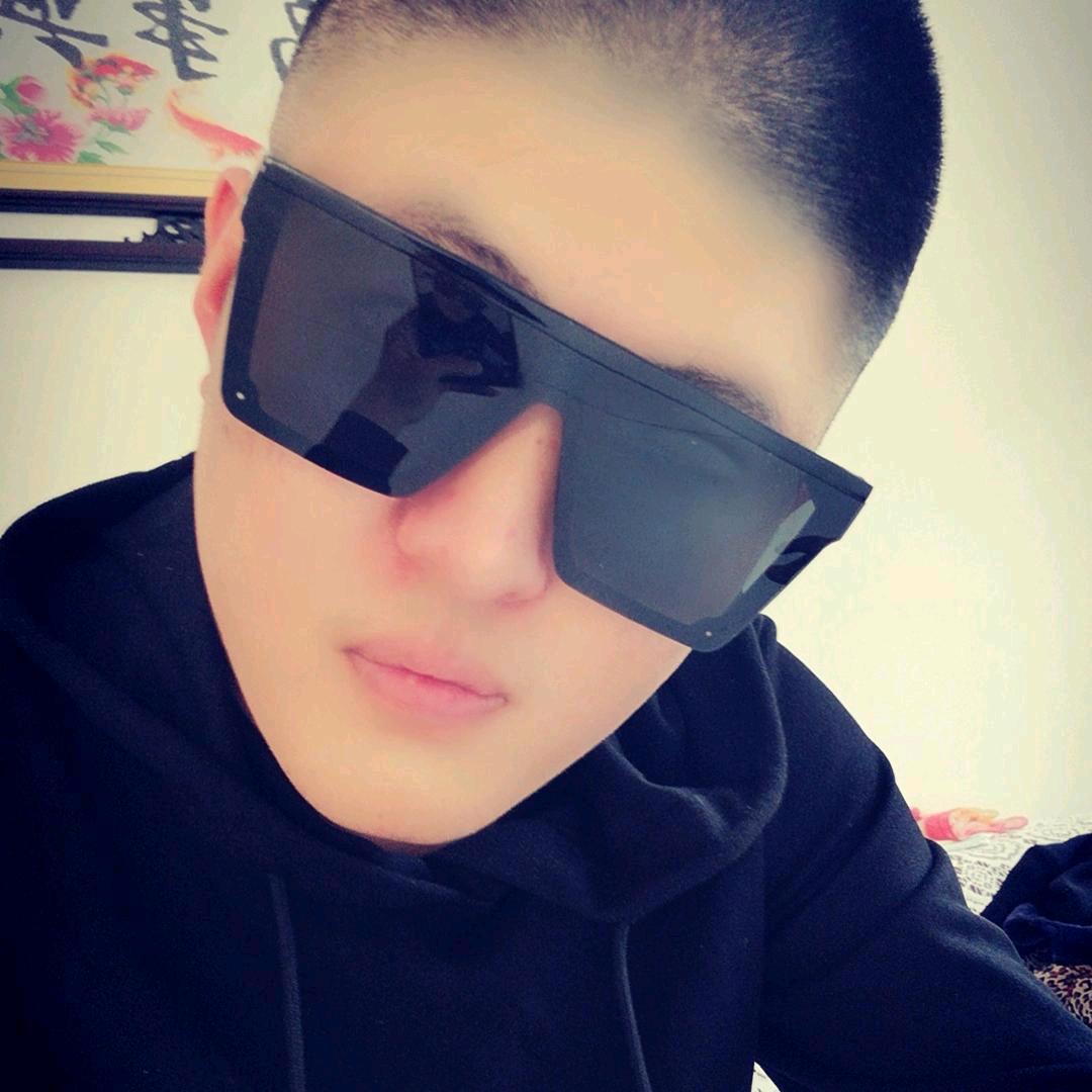 这个男ん叫海波