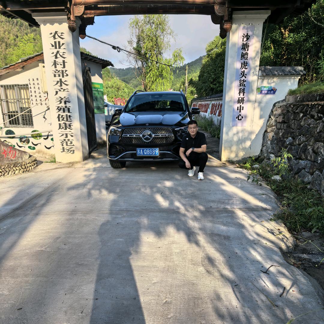 青哥养鱼不吃鱼