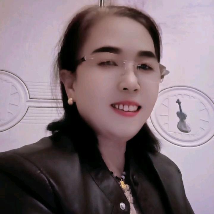 Ati真诚，滕，爱唱歌🎤，开播不定时