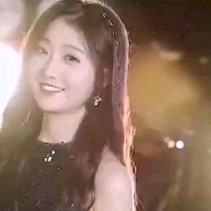  💞 ໑ຼₒ₂5ღ᭄一笑很倾城