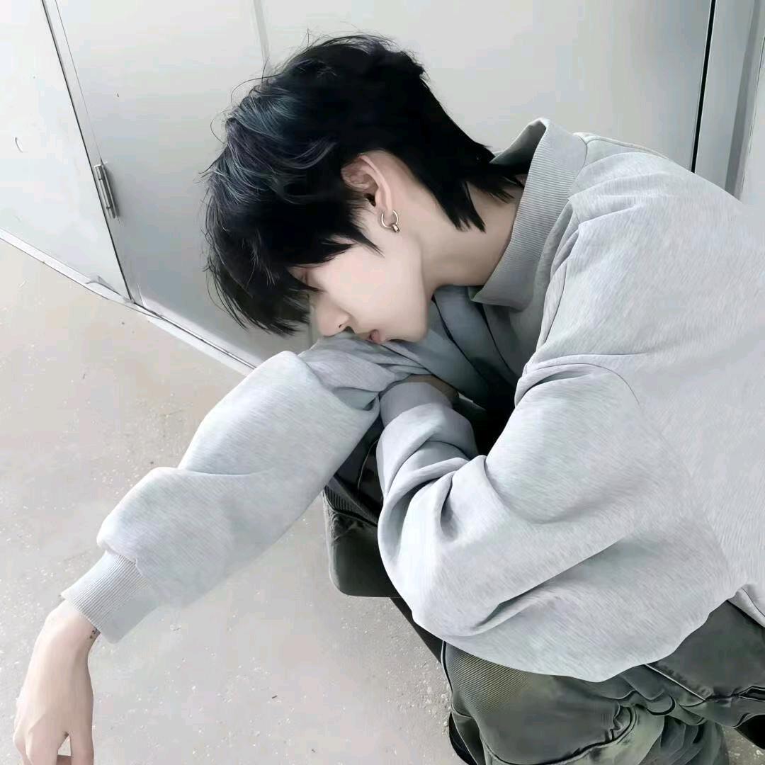 忧郁农村养鸡人