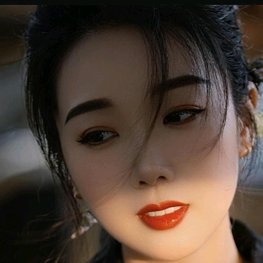 骆三三