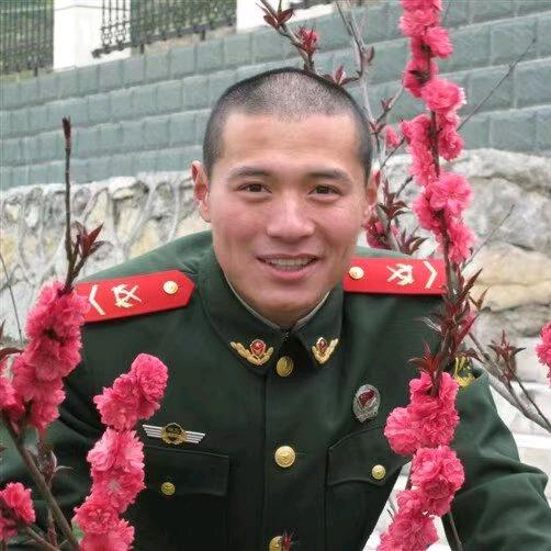 🇨🇳90后兵支书-陈峰