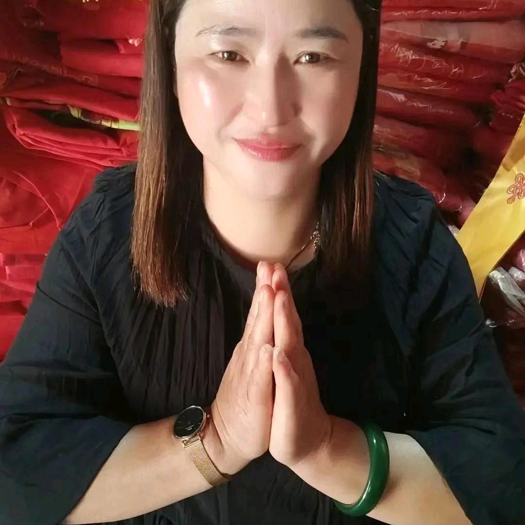 何凤英
