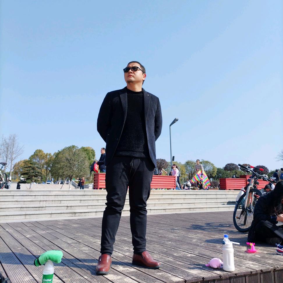 陈佬斯教育生活自媒体