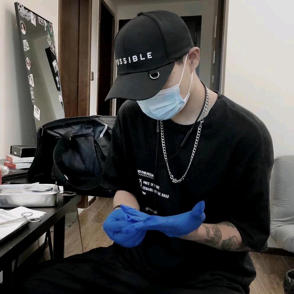 叶子(深圳龙岗纹身师清洗)