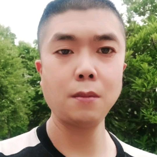 七彩虹天立鞋业．临颍县老城西街