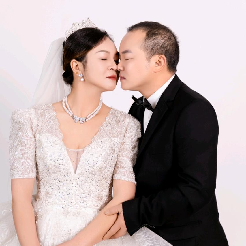 开心朵朵！！*%