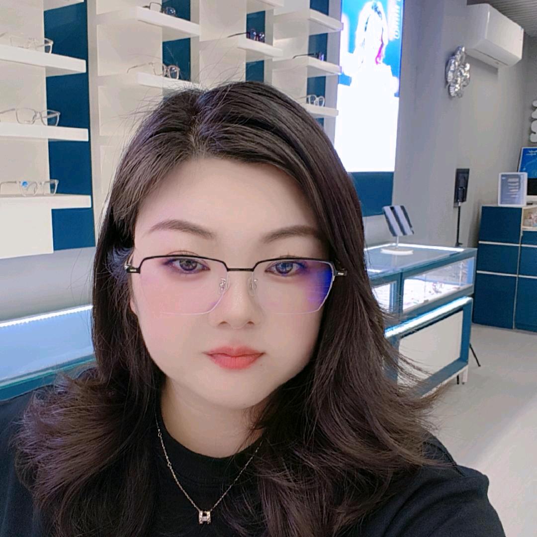 中山浪晶眼镜店～老板娘