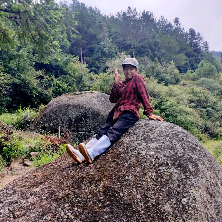 每天干活的农村妈妈