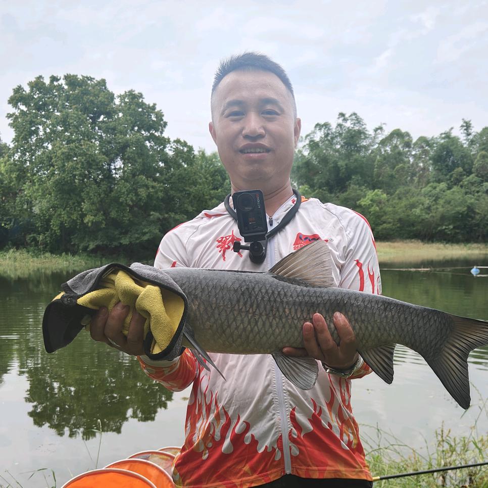 带建二锅头✌钓渔🎣