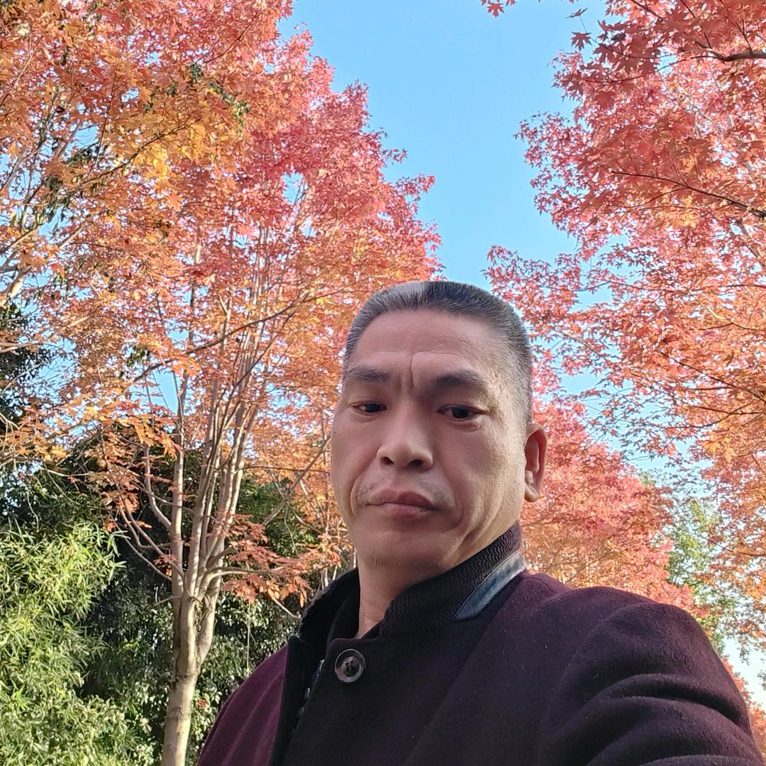 纪堃