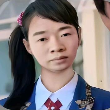 偷了高冷霸总的蕾丝内裤套在头上奔跑在雨夜