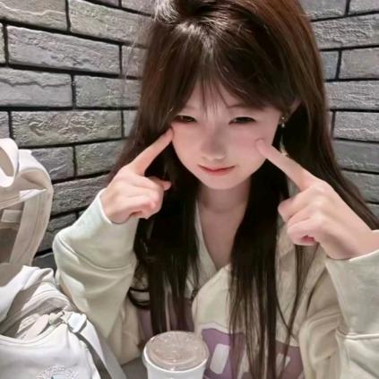 ๑ᵒᯅᵒ๑ 发呆小猫.