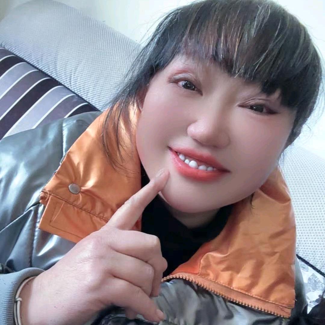 黄九英