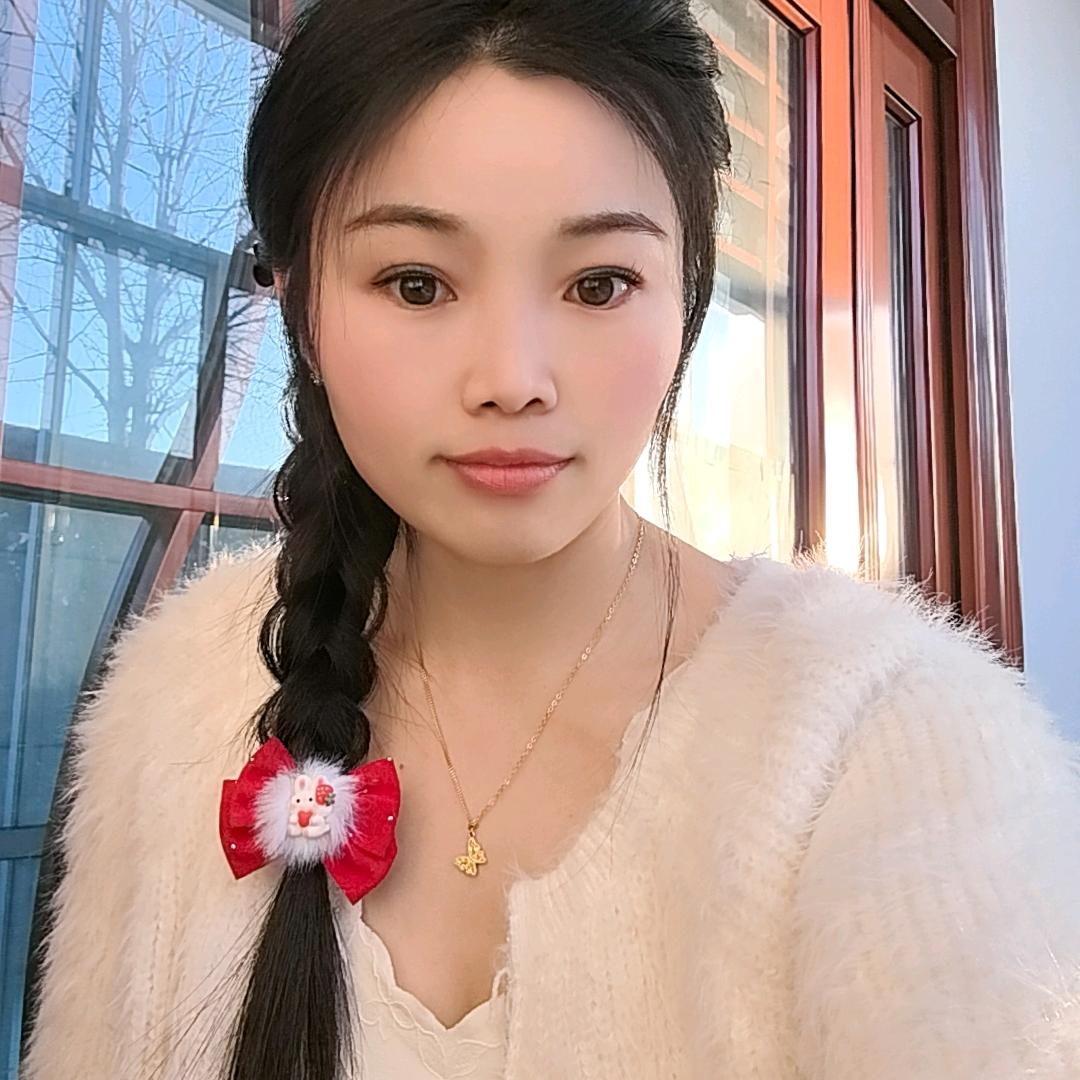 丹丹（番茄草帽）