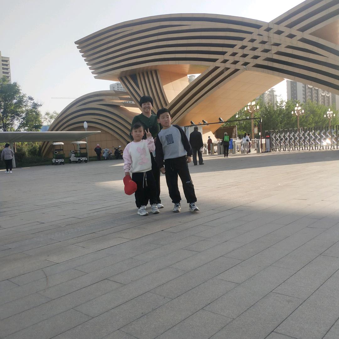 葛凯（高价收售二手门窗）