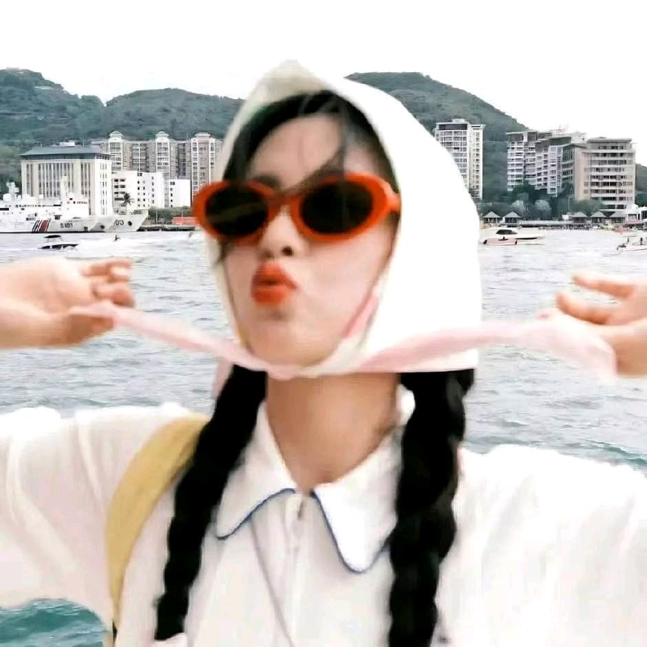 小叶爱吹发财风