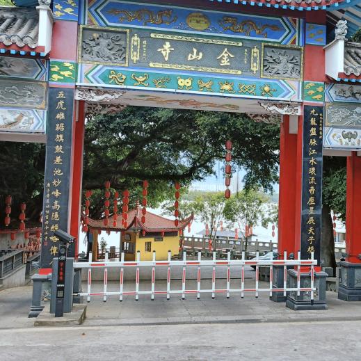 何格均