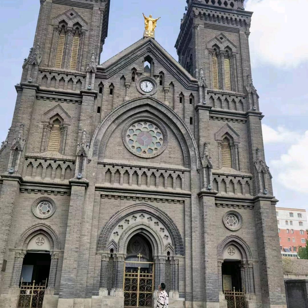 A我姓莫，莫小黑