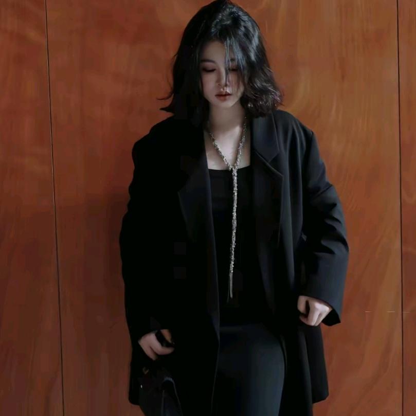 沈球球(时尚穿搭)