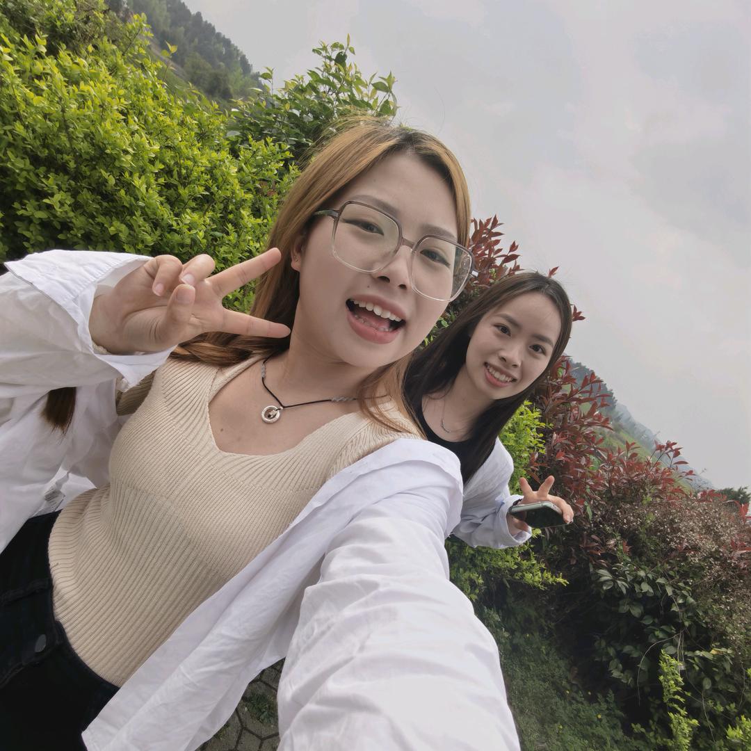 小菲和小晴爱赶集