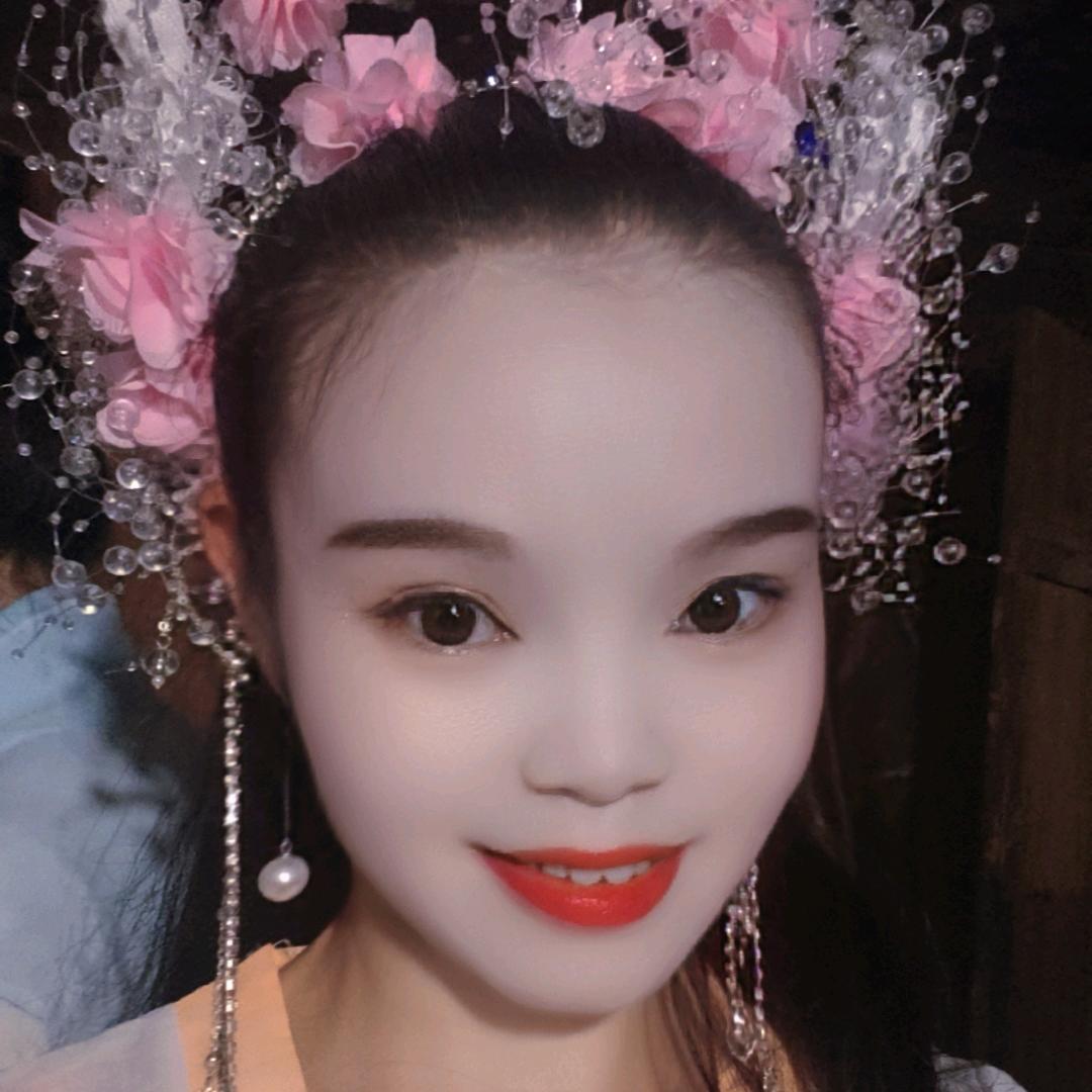 会同金苹果歌舞团拽丫头