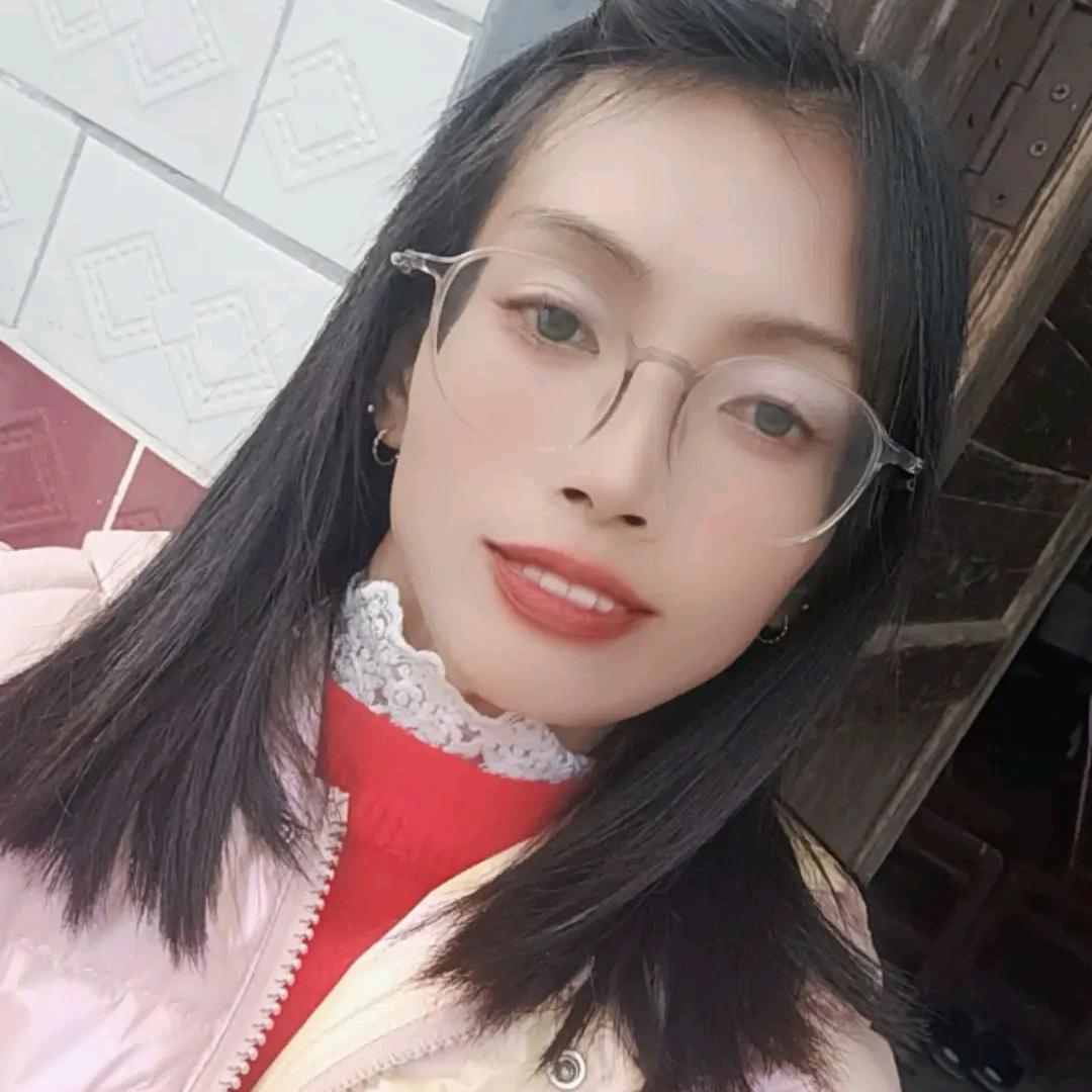 小小何