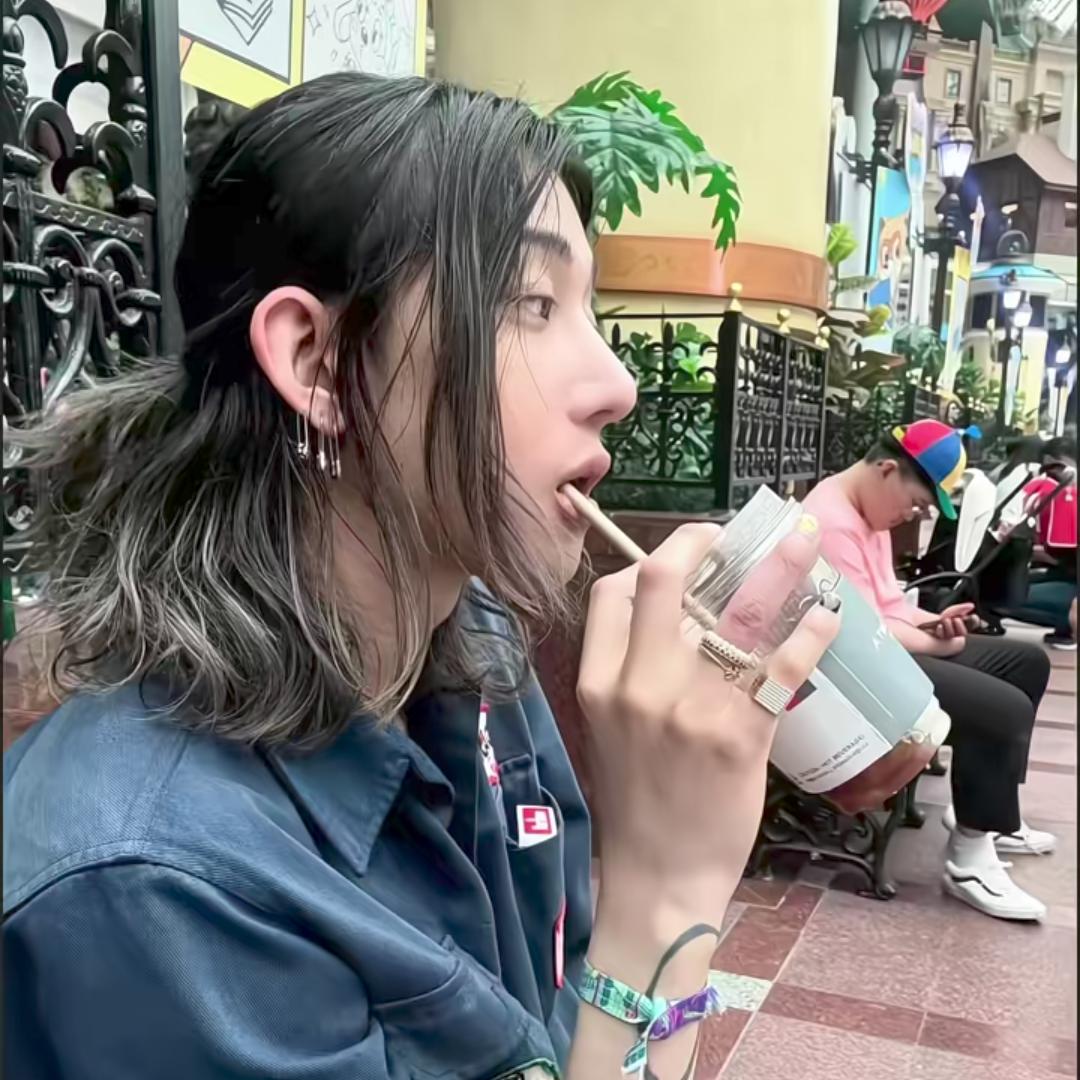 AsshoĿe