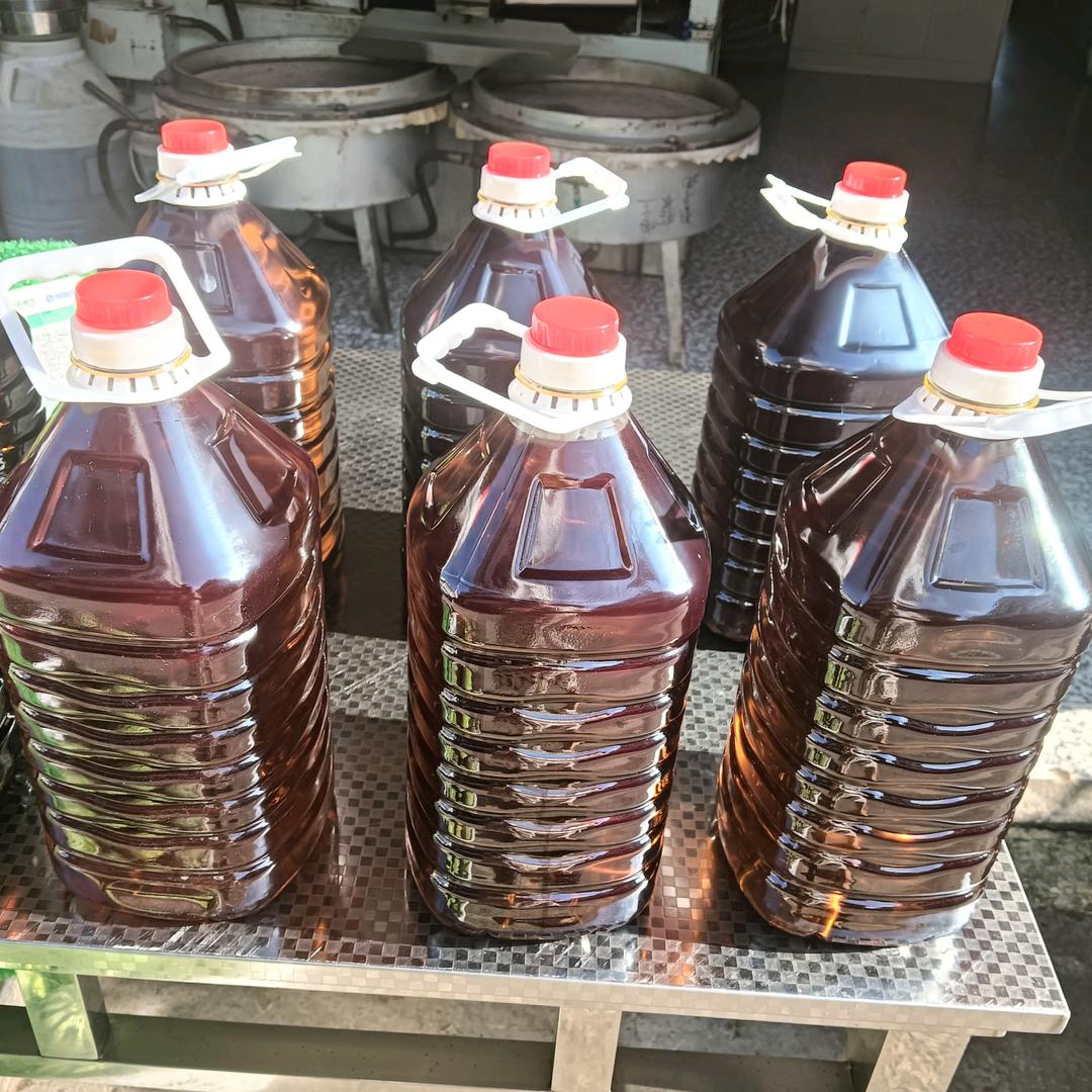 市坪农家菜籽榨油坊，出售纯菜籽油