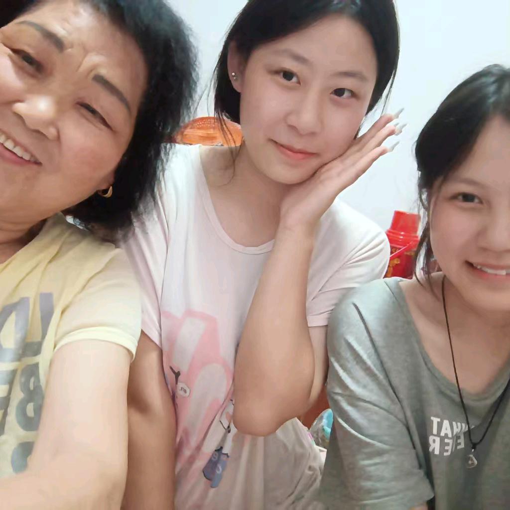 妞妞她婆！