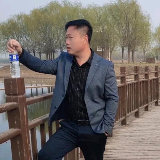 亮亮装卸服务有限公司