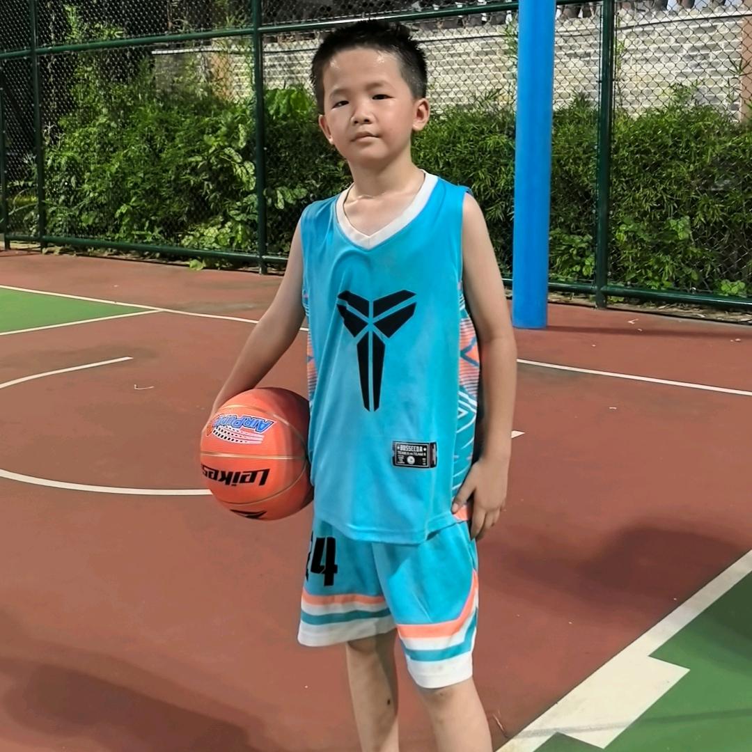高🐑球迷，小张
