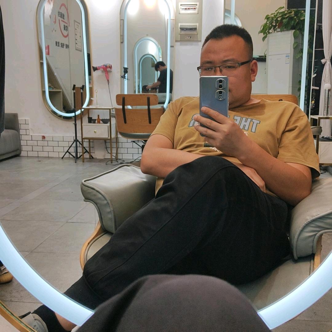 怀化榆树湾卖卡车的坚哥