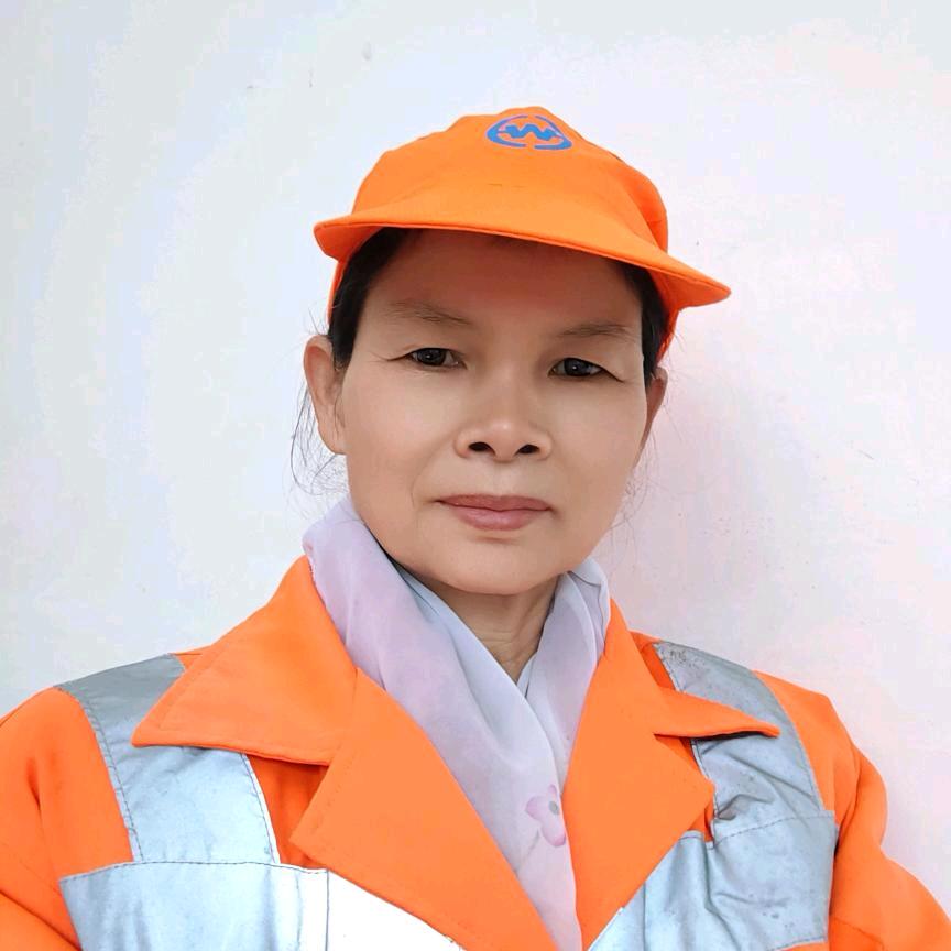 汶汶妈（）