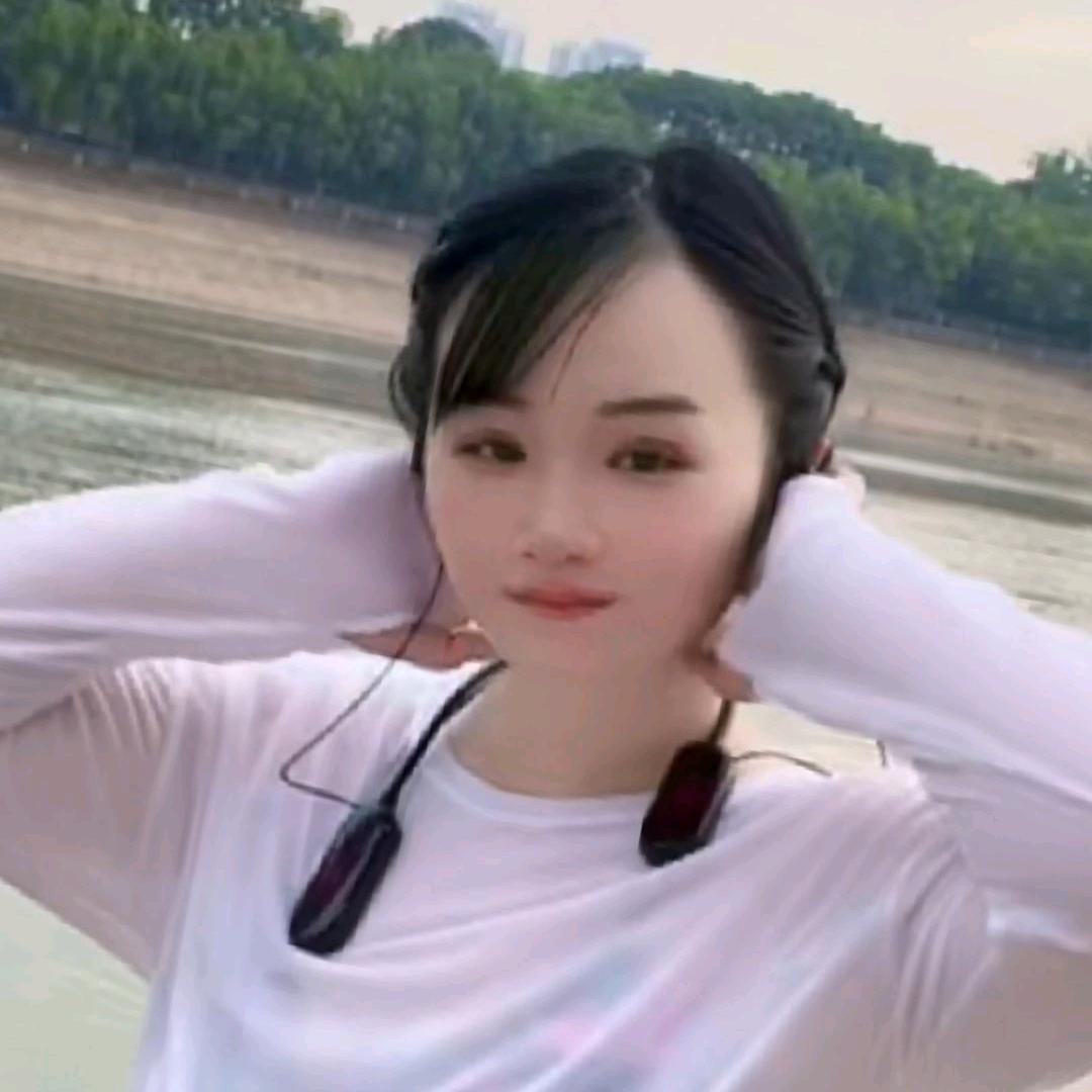 小姨漂亮哟♥