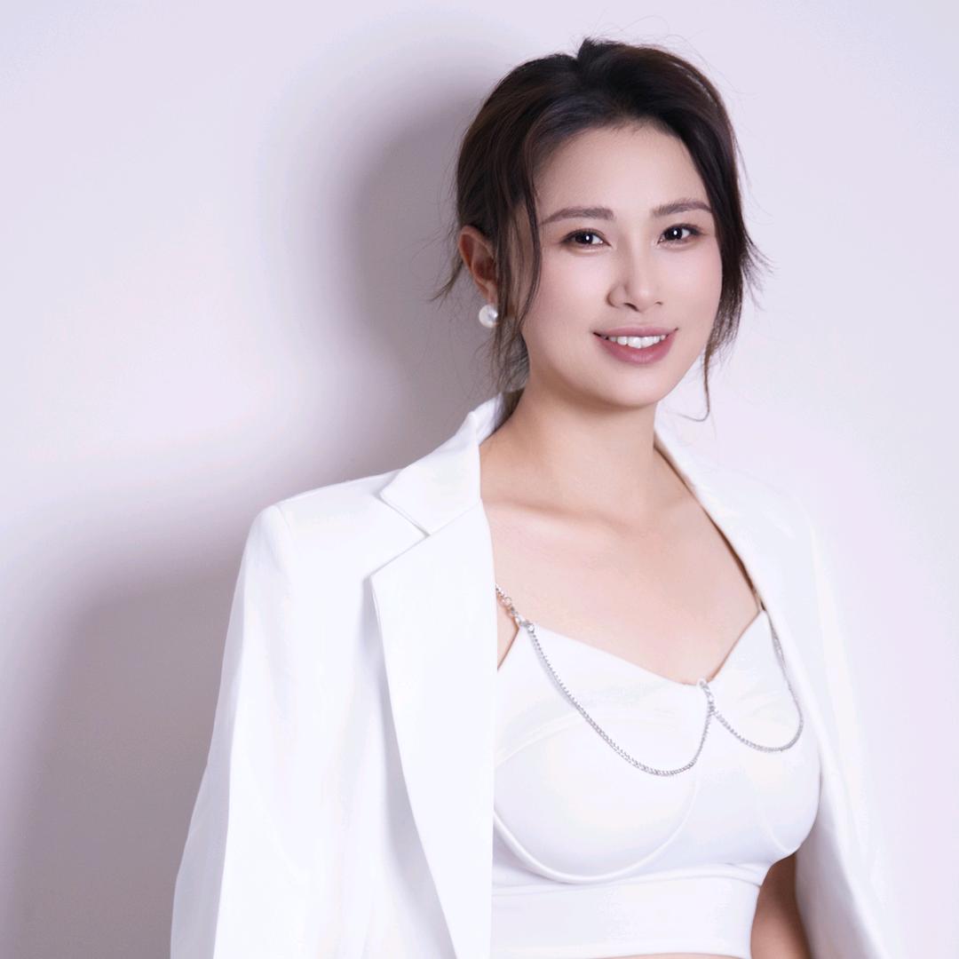 昆明祛痘一姐（瑞轲雅依依）