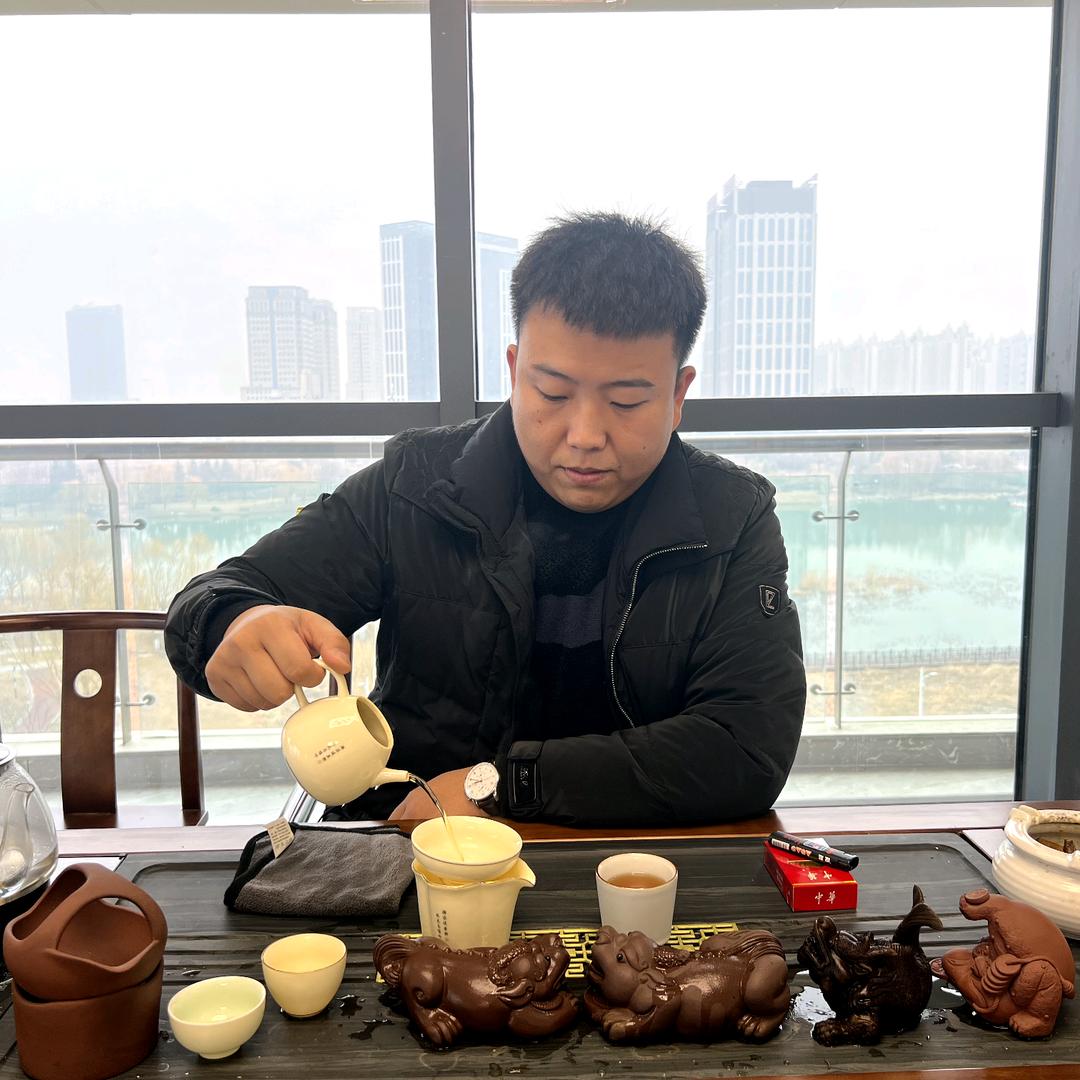 几分像从前。