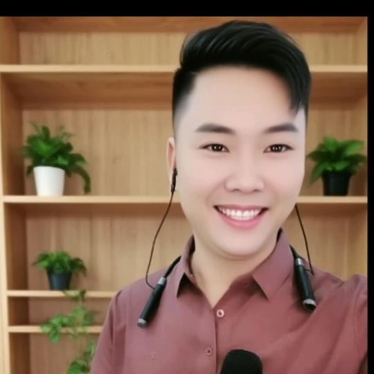 华哥🎤(18:40开播)