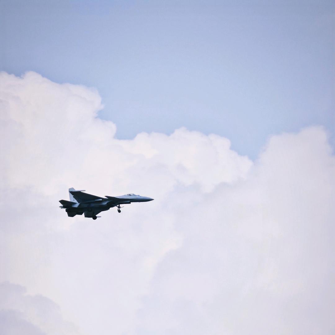 不是山谷