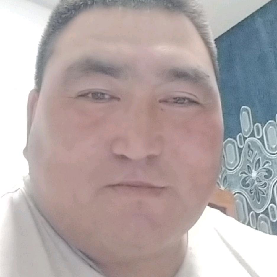 宝力尔。