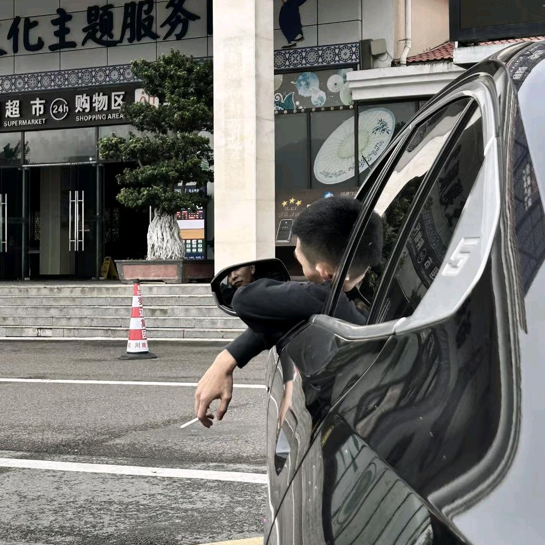 来自菲律宾的男人.