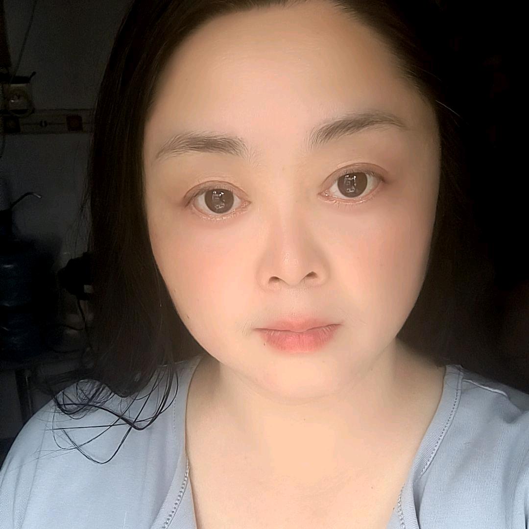 英子