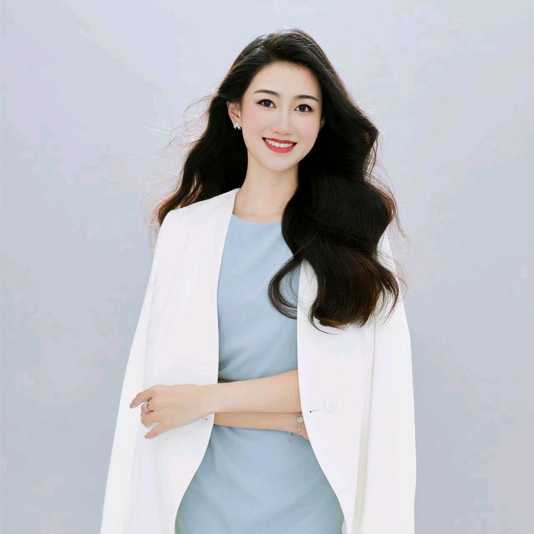 丽江化妆师  春儿