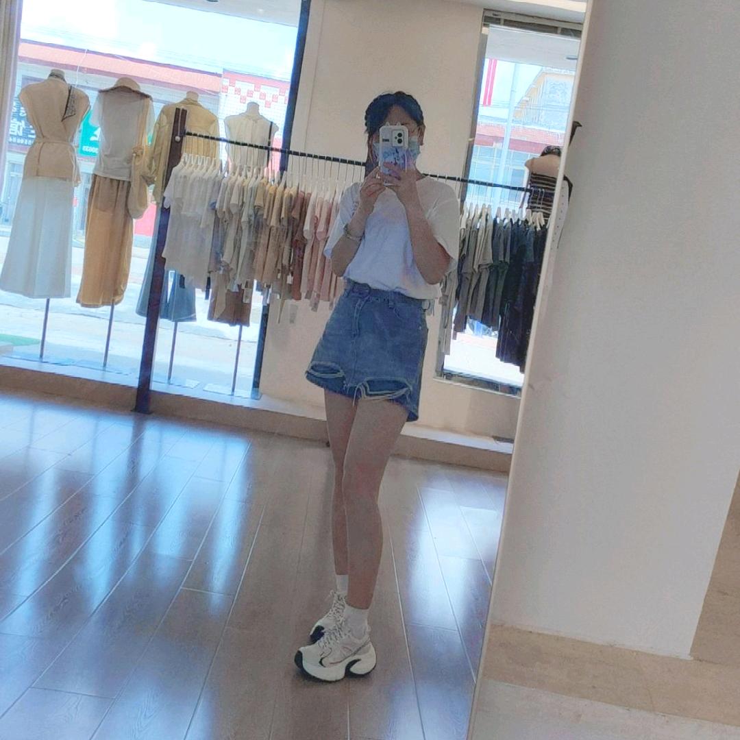 月亮邮递员🌙•*¨*•.¸¸♪