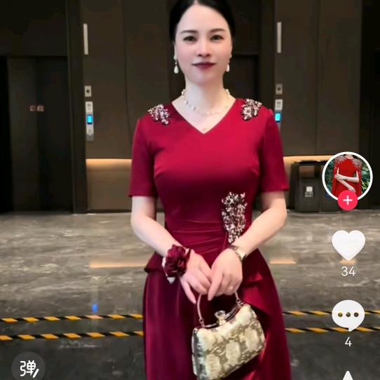 十堰邓燕常年卖小猪，下半年卖柿子