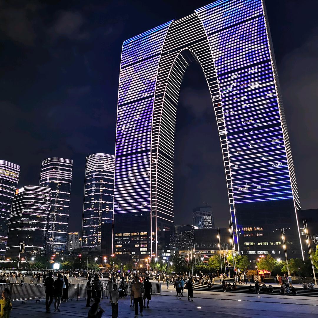 阿瑞…