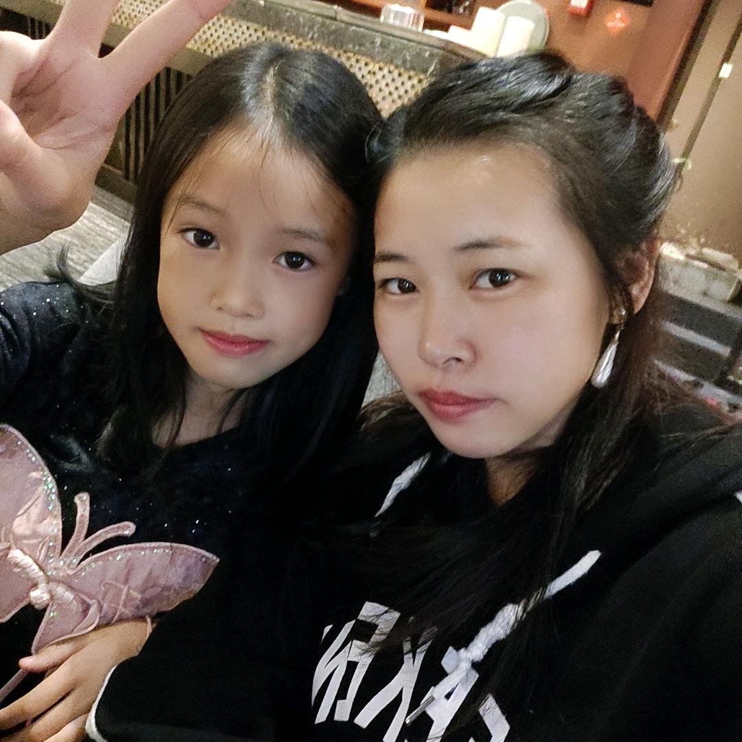 ୧⍤⃝💜初夏与珊宝日常